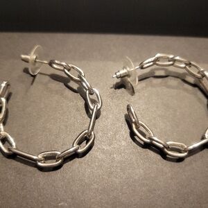 Kendra Scott Chain Link Hoop Earrings in Silver